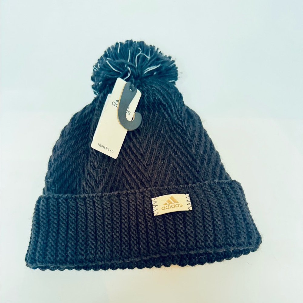 NWT ADIDAS POMPOM BEANIE